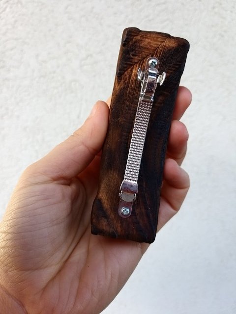 Opalovaná spona z modřínu > varianta tmavší