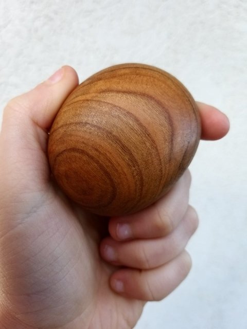 Valounek do ruky > varianta Třešeň