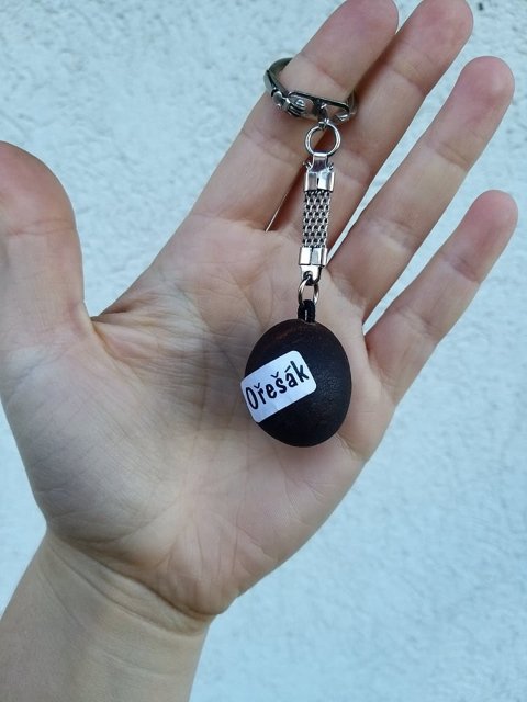 Klíčenka z ořešáku amerického > varianta Do dlaně