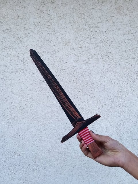 Dřevěný meč - růžová šňůrka > varianta malý