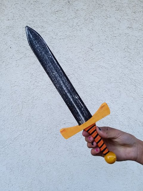 Dřevěný meč s koulí > varianta žlutý