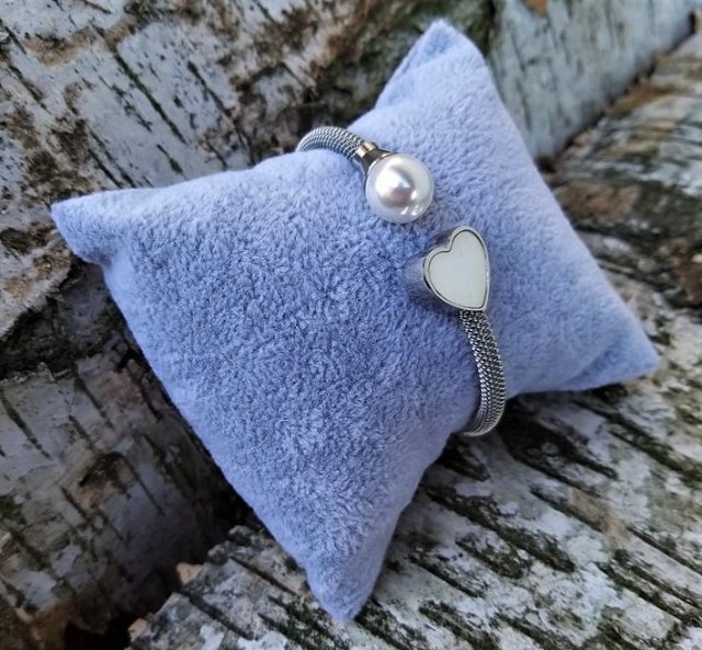 Stříbrný náramek s perletí > varianta Chirurgická ocel