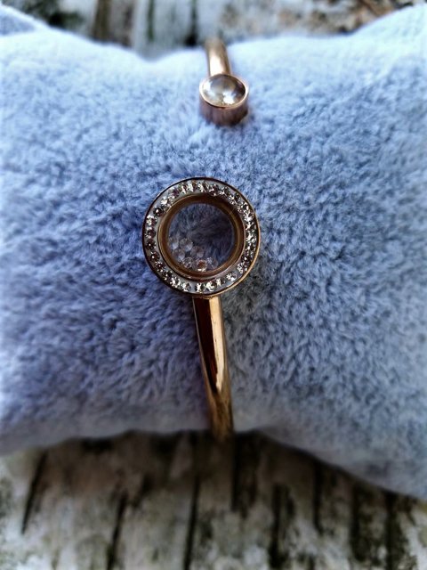 Červený náramek s kamínky uvnitř > varianta Chirurgická ocel