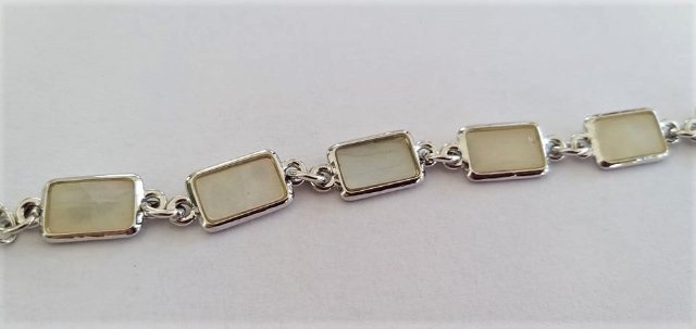 Náramek z bílé perleti > varianta obdelník