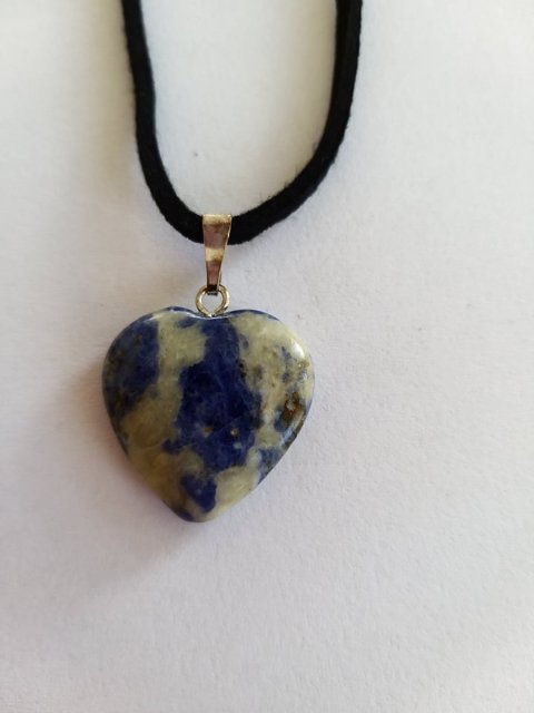 Náhrdelník minerálové srdíčko > varianta Sodalit