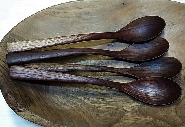 Ořešáková lžíce na jídlo > varianta Úzký náhubek