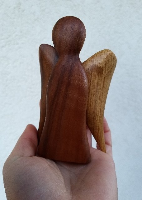 Dřevěný andílek z hrušně > varianta Anděl malý