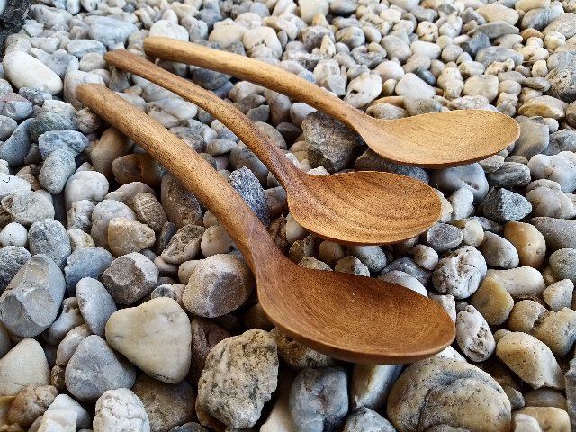 Dřevěná lžíce z ořešáku vlašského > varianta široká