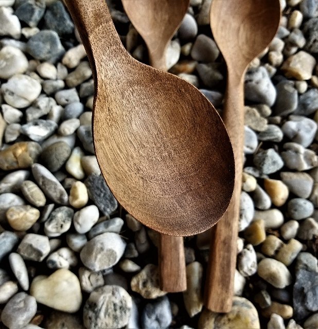 Dřevěná lžíce z ořešáku vlašského > varianta široký