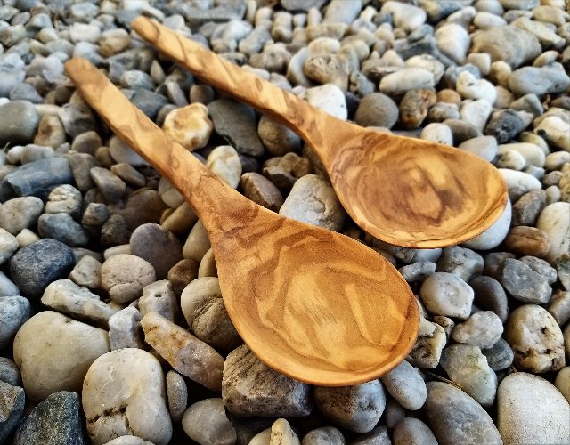 Dřevěná lžíce z olivového dřeva > varianta Střední