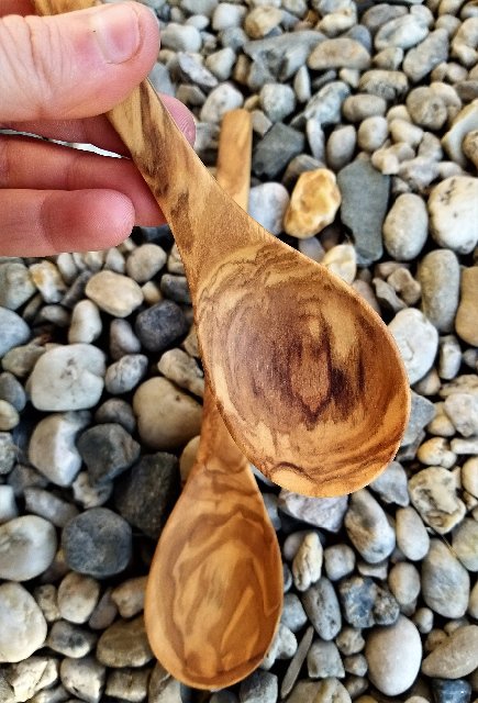 Dřevěná lžíce z olivového dřeva > varianta Střední