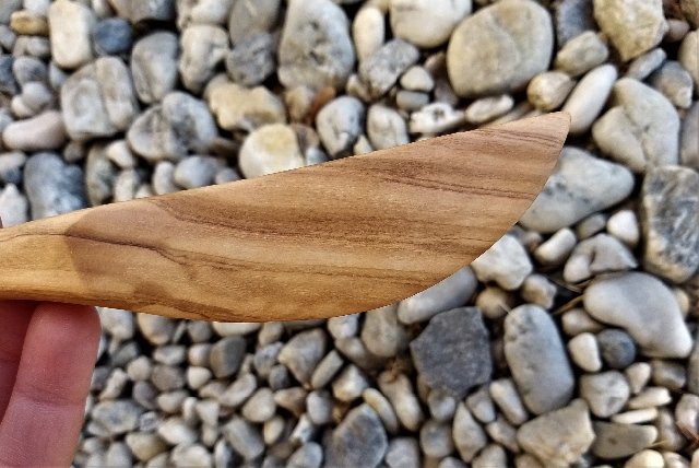 Dřevěný olivový nůž na máslo > varianta špičatý