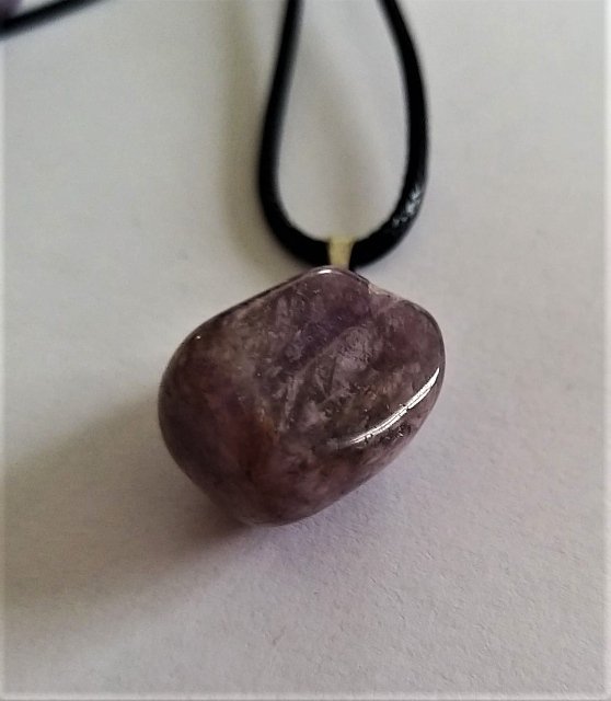 Ametystový kamínek > varianta fialový