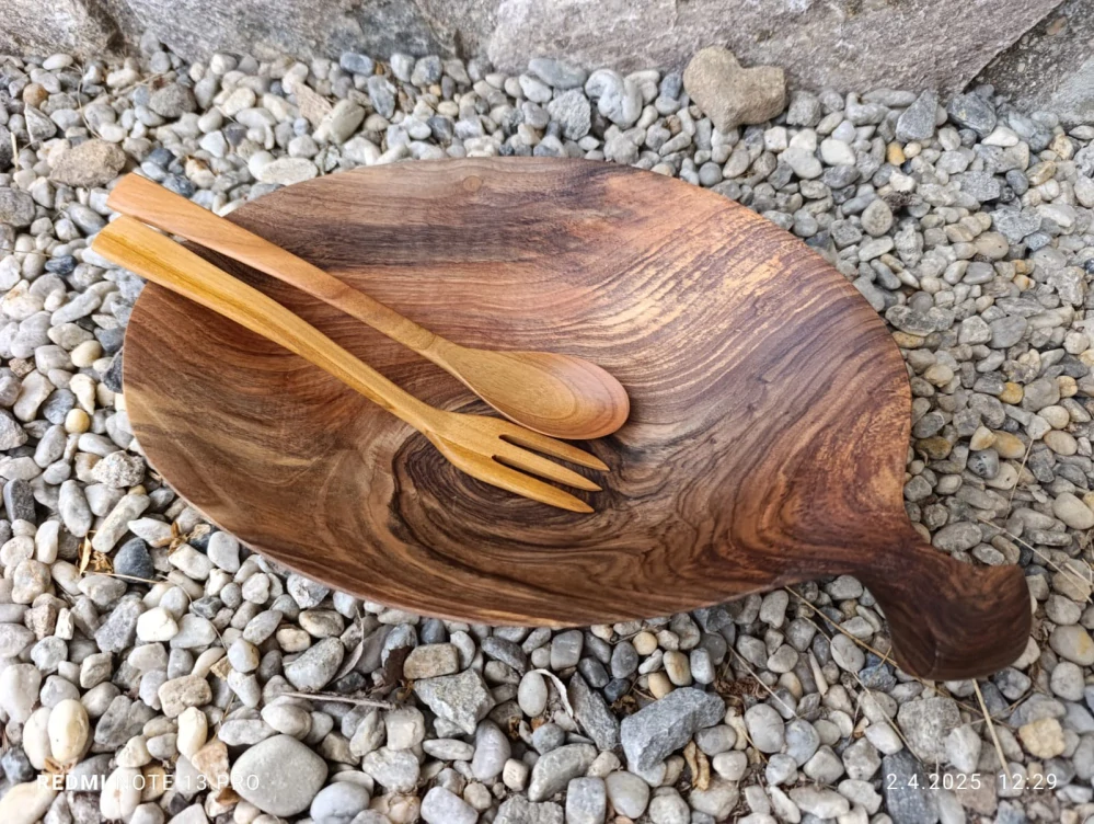 Velká dřevěná mísa - na teplé i studené potraviny