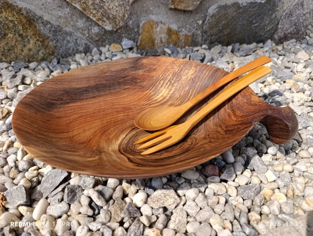 Velká dřevěná mísa - na teplé i studené potraviny