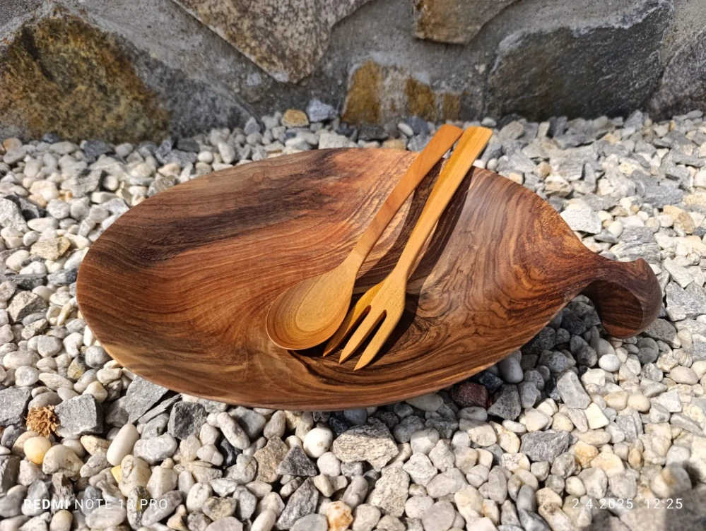 Velká dřevěná mísa - na teplé i studené potraviny