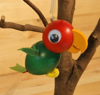 Dřevěný pérák - papoušek > varianta červeno-zelený