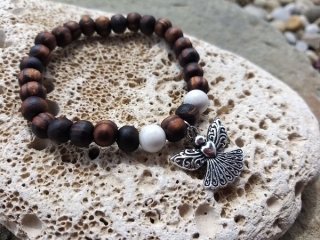 Náramek z ořešáku s magnezitem > varianta PÁNSKÁ, DÁMSKÁ, DĚTSKÁ
