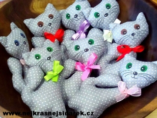 Levandulové kočičky > varianta Šedá s bílým puntíkem