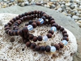 Náramek z ořešáku s měsíčním kamenem > varianta PÁNSKÁ, DÁMSKÁ, DĚTSKÁ