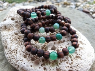 Náramek z ořešáku s achátem > varianta PÁNSKÁ, DÁMSKÁ, DĚTSKÁ