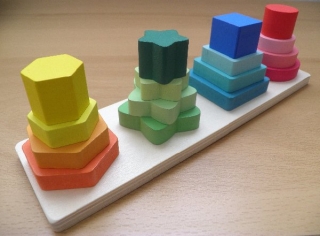 Dřevěná skládačka - Pyramida > varianta obdelník