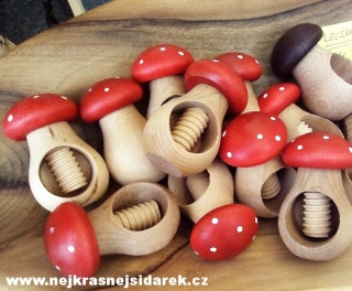 Louskáček na oříšky - Mochomůrka > varianta 1