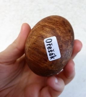 Valounek do ruky > varianta Ořešák vlašský