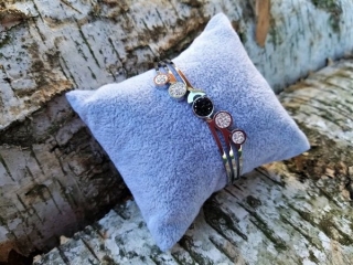 Stříbrný náramek s kamínky > varianta Chirurgická ocel