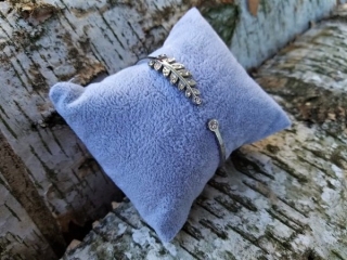 Stříbrný náramek ve tvaru kapradí > varianta Chirurgická ocel