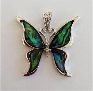 Přívěsek s perletí > varianta Motýl