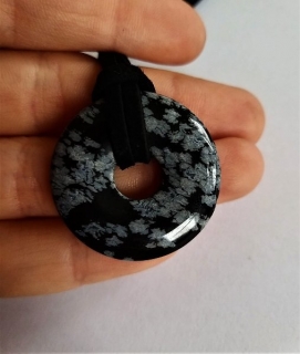 Donut z obsidiánu vločkového > varianta černý