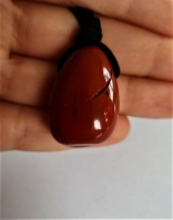 Kámen z červeného jaspisu > varianta červený