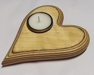 Dřevěný svícen srdce - varianta Bříza